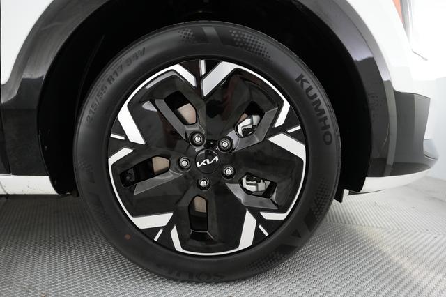 2023 Kia Niro EV — photo 7 of 22