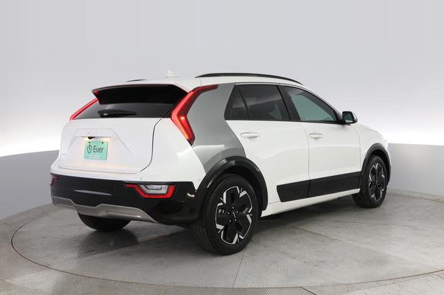2023 Kia Niro EV — photo 2 of 22