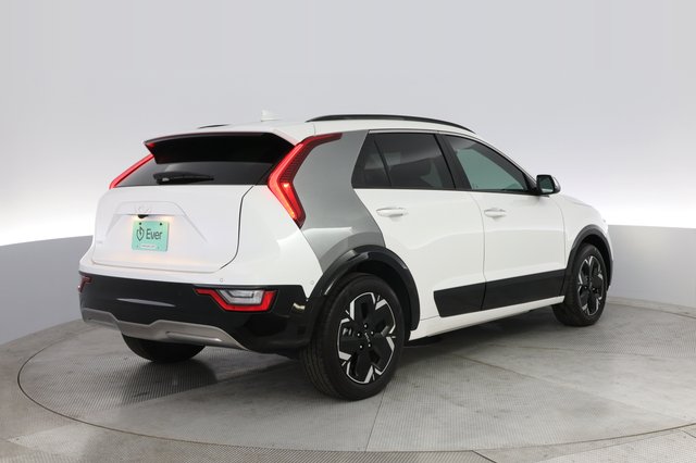 2023 Kia Niro EV — photo 2 of 22