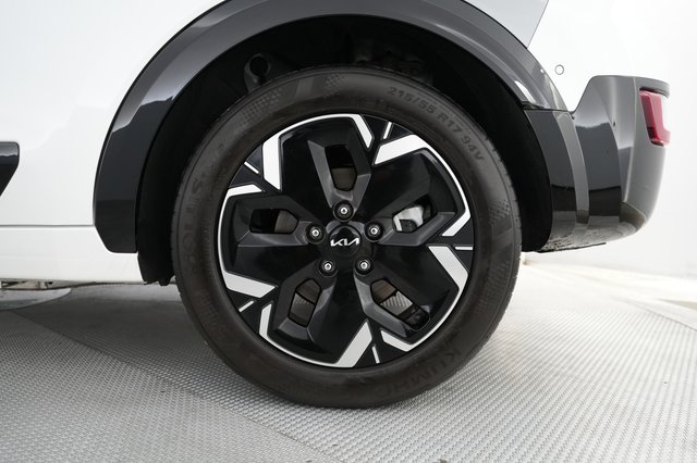 2023 Kia Niro EV — photo 15 of 22