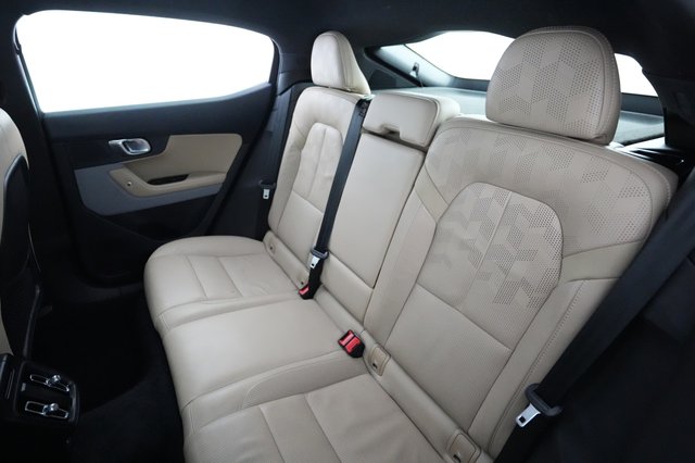 2022 Polestar 2 — photo 19 of 25