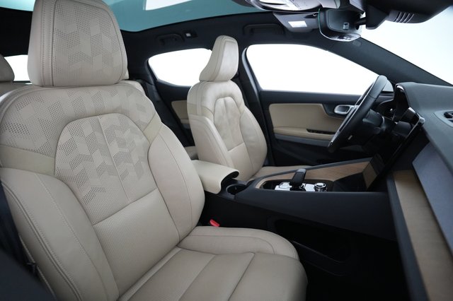 2022 Polestar 2 — photo 18 of 25