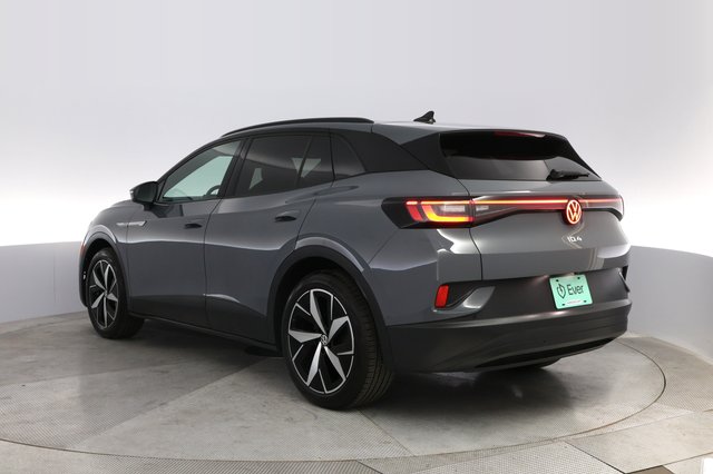 2023 Volkswagen ID.4 — photo 13 of 21