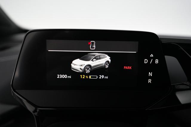 2023 Volkswagen ID.4 — photo 5 of 21