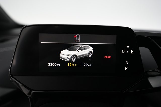2023 Volkswagen ID.4 — photo 5 of 21