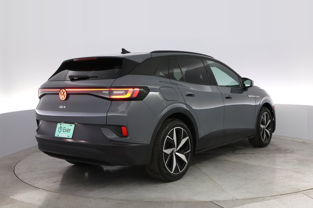 2023 Volkswagen ID.4 — photo 2 of 21