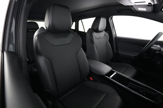 2023 Volkswagen ID.4 — photo 18 of 21