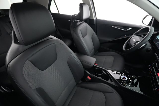 2024 Kia Niro EV — photo 18 of 20