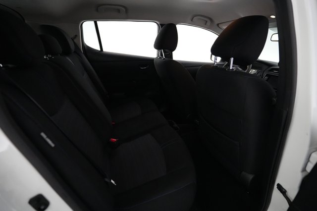 2023 Nissan LEAF — photo 4 of 23