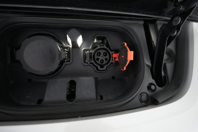 2023 Nissan LEAF — photo 22 of 23