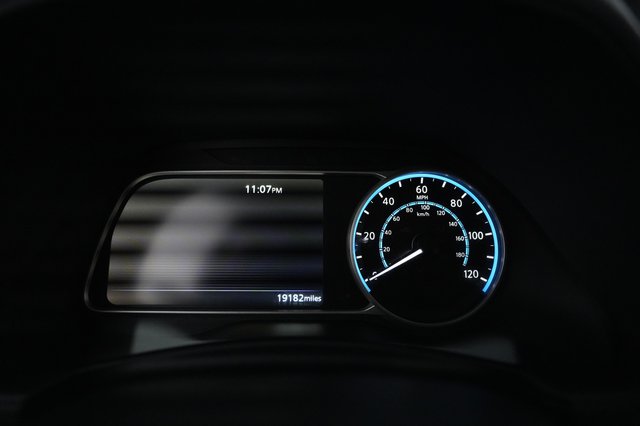 2023 Nissan LEAF — photo 5 of 23