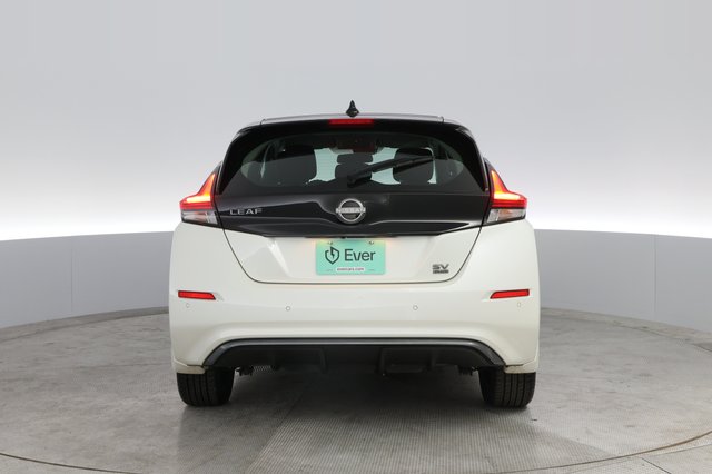 2023 Nissan LEAF — photo 12 of 23