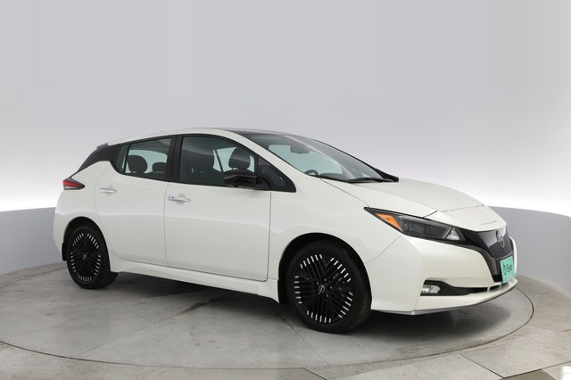 2023 Nissan LEAF — photo 11 of 23