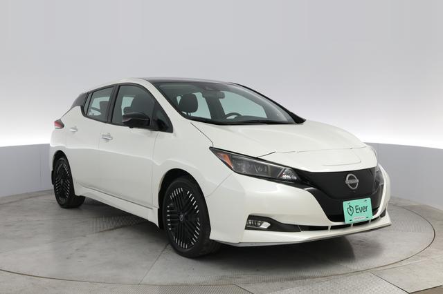 2023 Nissan LEAF — photo 10 of 23