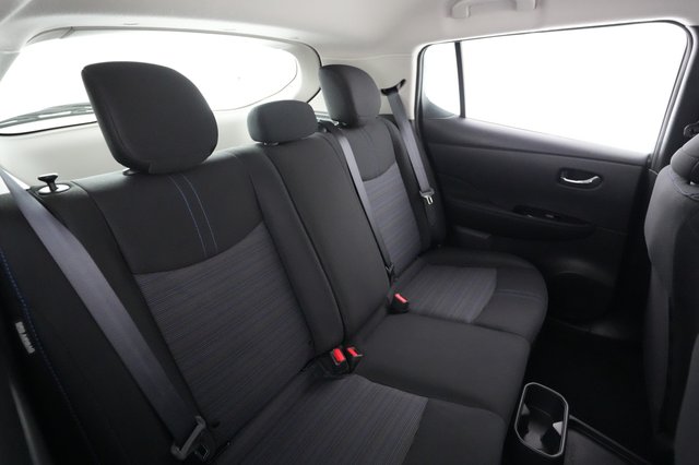 2023 Nissan LEAF — photo 4 of 21