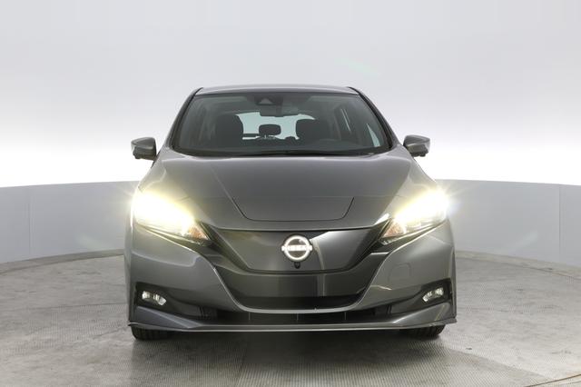 2023 Nissan LEAF — photo 9 of 21