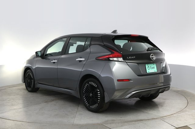 2023 Nissan LEAF — photo 13 of 21