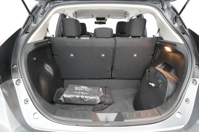 2023 Nissan LEAF — photo 6 of 21