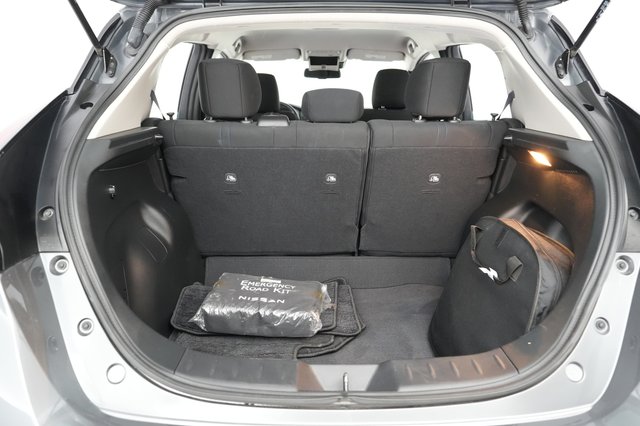 2023 Nissan LEAF — photo 6 of 21