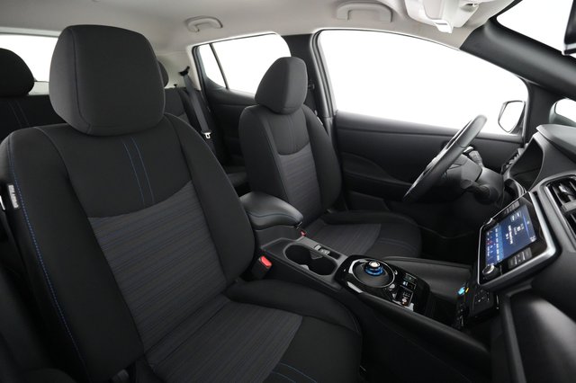 2023 Nissan LEAF — photo 19 of 21