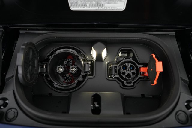 2024 Nissan LEAF — photo 8 of 25