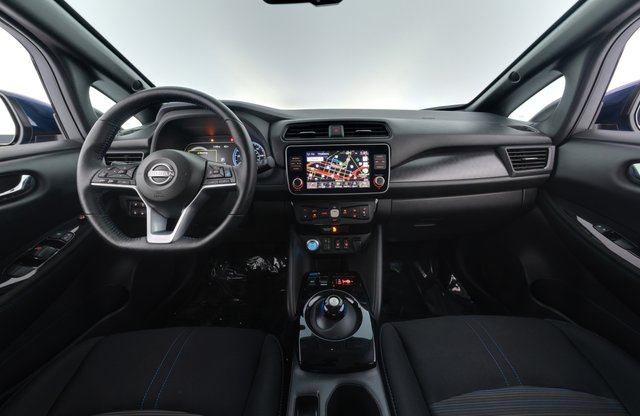 2024 Nissan LEAF — photo 21 of 25