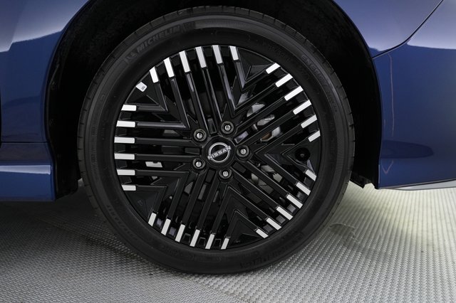 2024 Nissan LEAF — photo 17 of 25