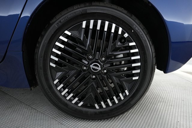 2024 Nissan LEAF — photo 15 of 25