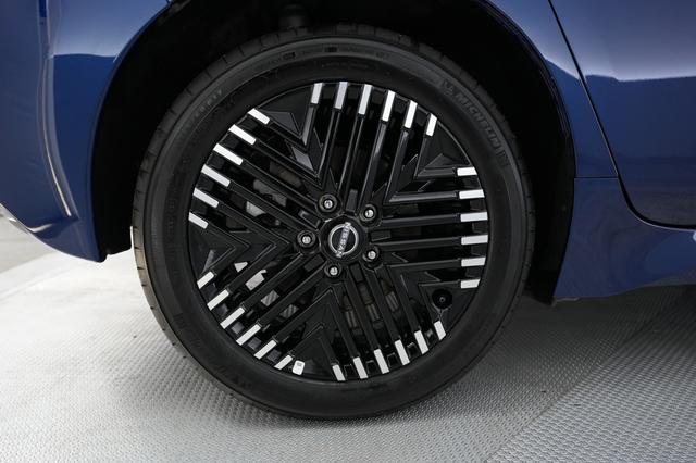 2024 Nissan LEAF