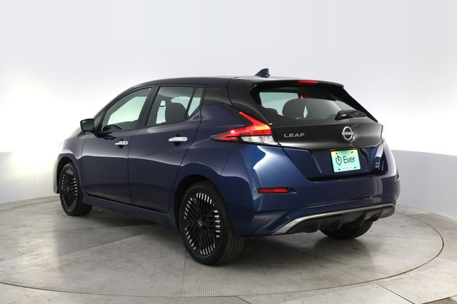2024 Nissan LEAF — photo 13 of 25