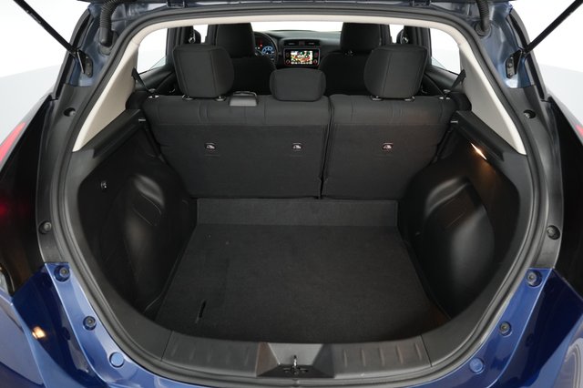 2024 Nissan LEAF — photo 6 of 25