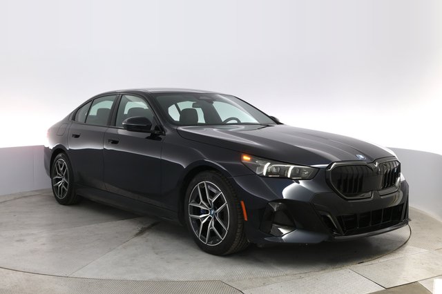 2024 BMW i5 — photo 10 of 21