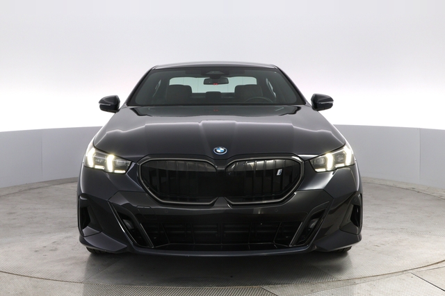 2024 BMW i5