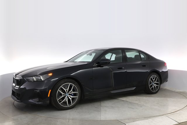 2024 BMW i5 — photo 14 of 21