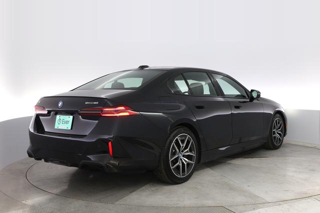 2024 BMW i5 — photo 2 of 21