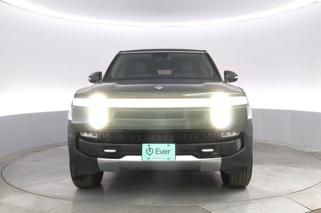 2023 Rivian R1S — photo 9 of 22