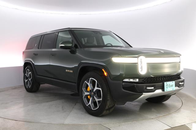 2023 Rivian R1S — photo 10 of 22