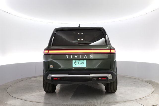 2023 Rivian R1S — photo 12 of 22