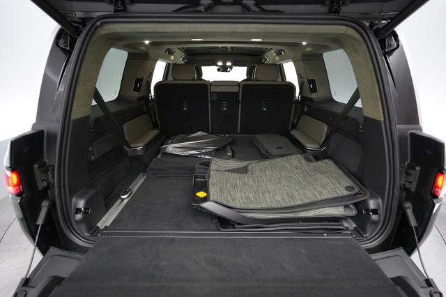 2023 Rivian R1S — photo 6 of 22
