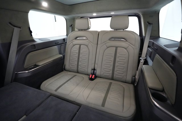 2023 Rivian R1S — photo 20 of 22
