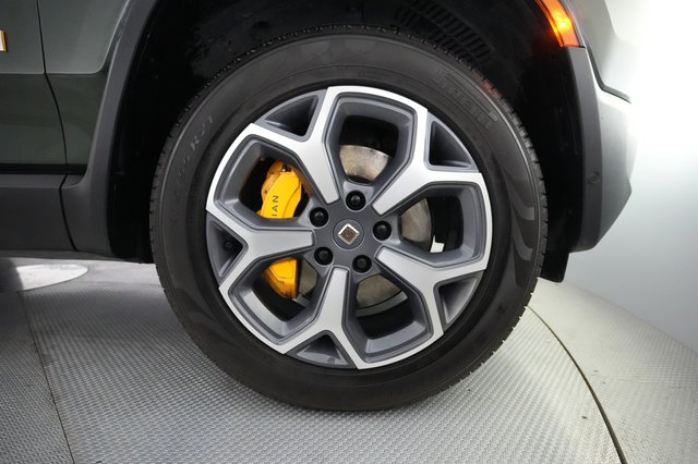 2023 Rivian R1S — photo 15 of 22