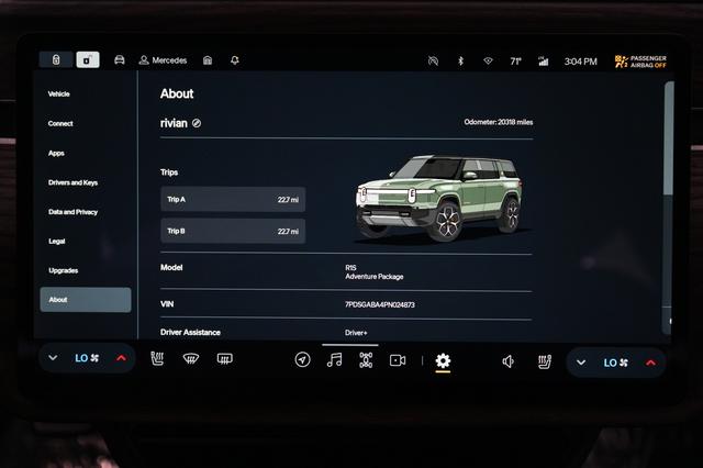 2023 Rivian R1S — photo 5 of 22