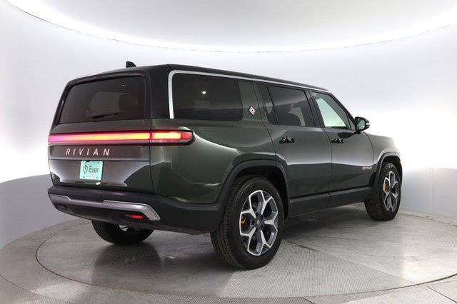 2023 Rivian R1S — photo 2 of 22