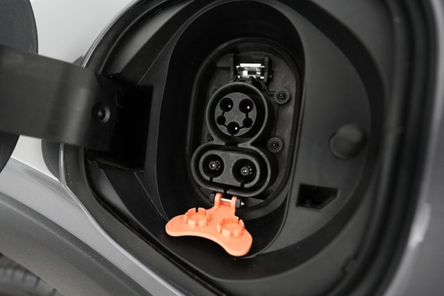 2023 Chevrolet Bolt EUV — photo 8 of 21