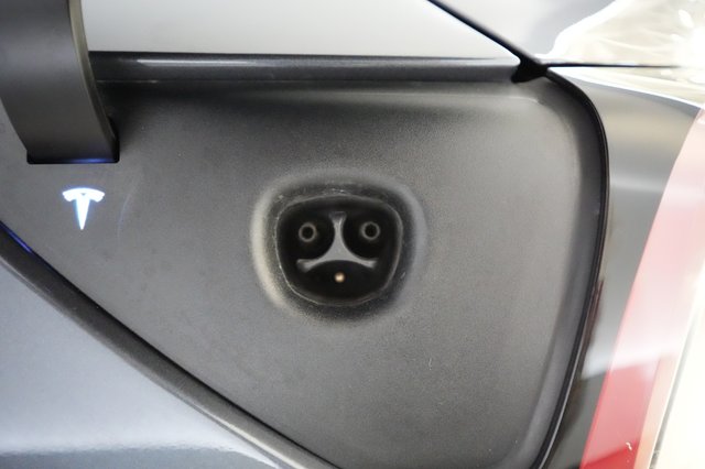 2021 Tesla Model 3 — photo 8 of 21