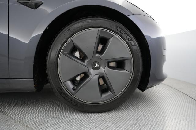 2021 Tesla Model 3 — photo 7 of 21