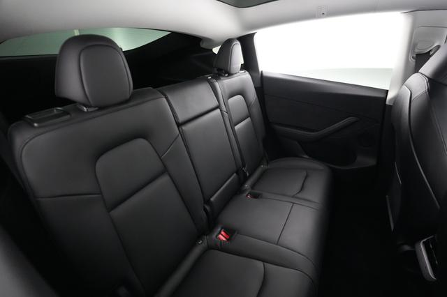 2022 Tesla Model Y — photo 4 of 23