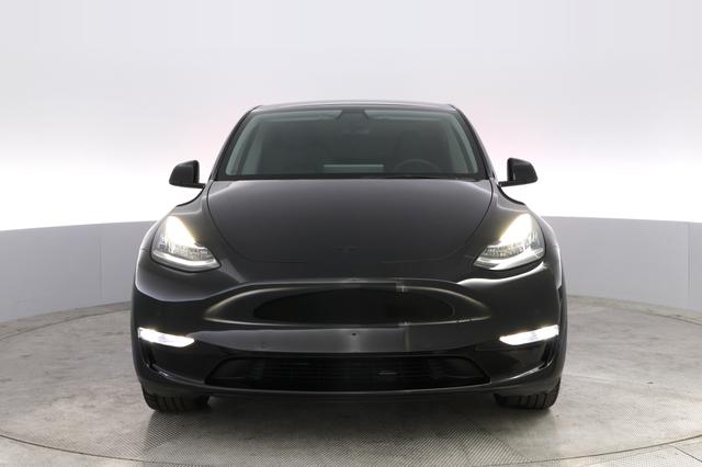 2022 Tesla Model Y — photo 9 of 23