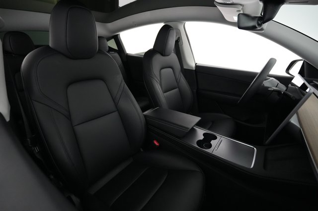2022 Tesla Model Y — photo 18 of 23