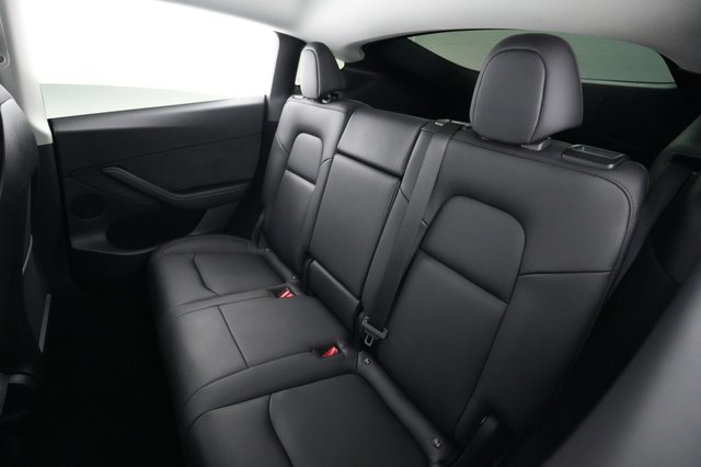 2022 Tesla Model Y — photo 19 of 23